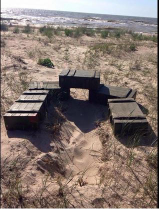 Оборонительные укрепления ВСУ под Мариуполем (пляж "Песчанка")3