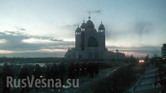 стычка между застройщиком и горожанами