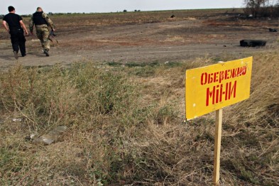 Киевские силовики минируют пути из Станицы Луганской, уже есть жертвы