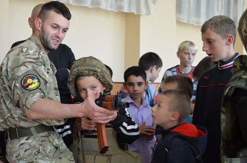 боевики в школе