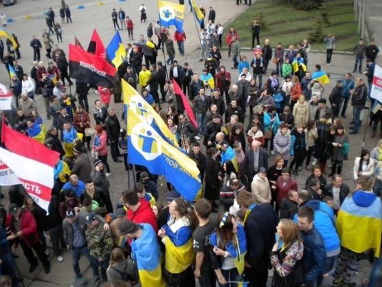 В Краматорске был снесен националистами памятник Ленину