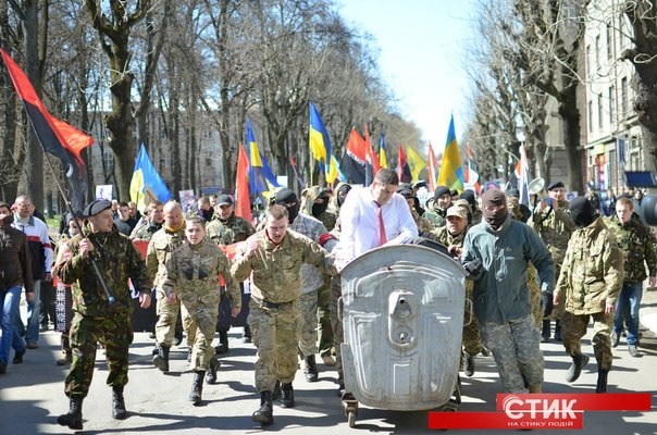 В Ивано-Франковске была зарегистрирована ячейка Оппозиционного блока, что привело к протестам радикалов.